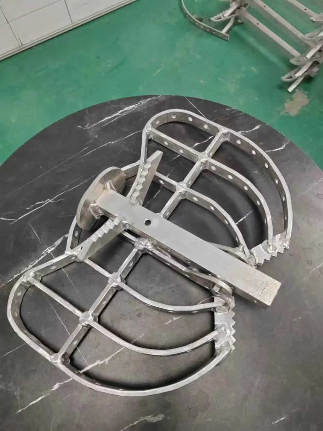 YH Hunting Stripes Saddle Stand structural inspection after load testing