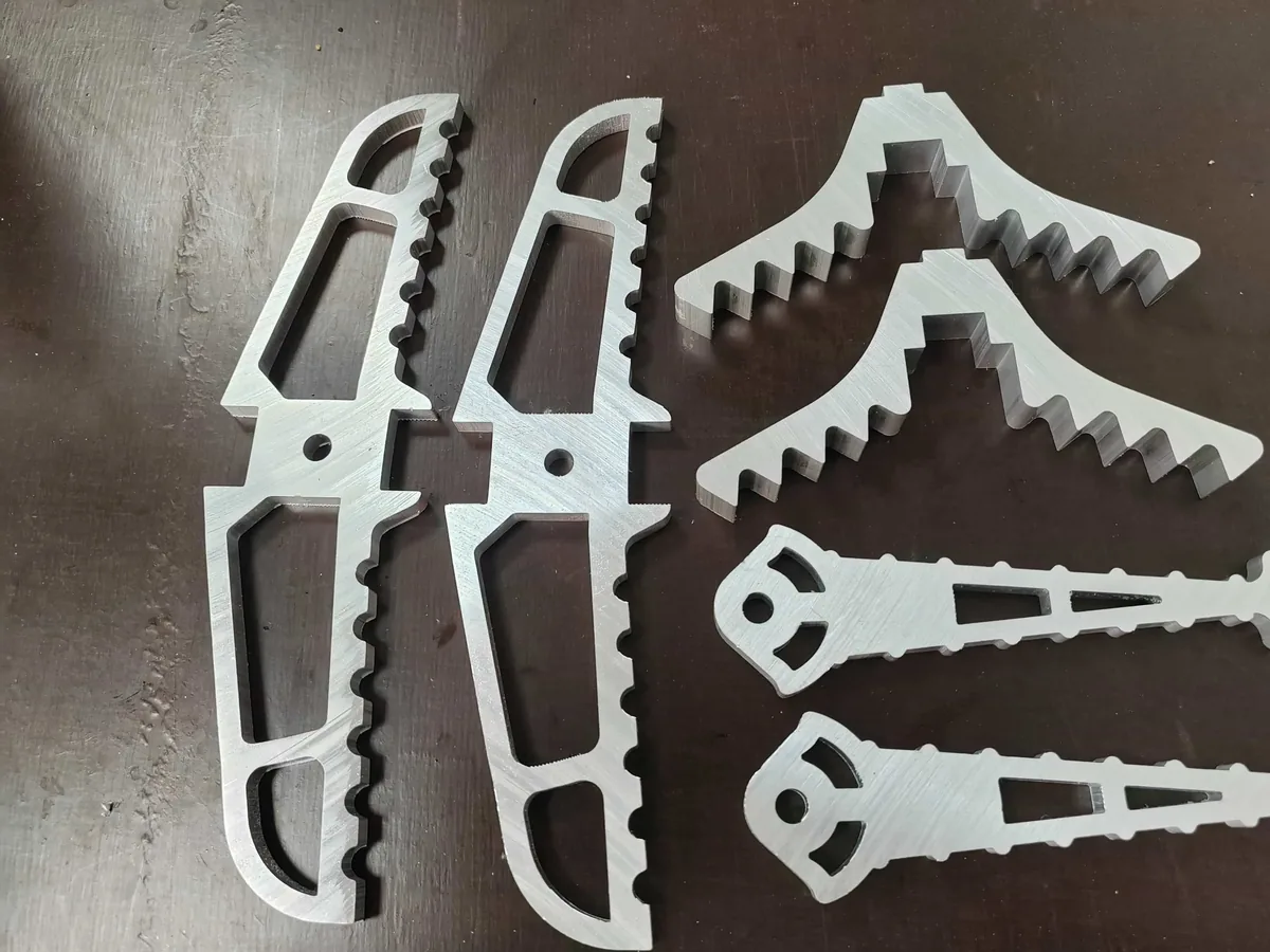 Production batch of extruded aluminum climbing stick step brackets - YH Hunting